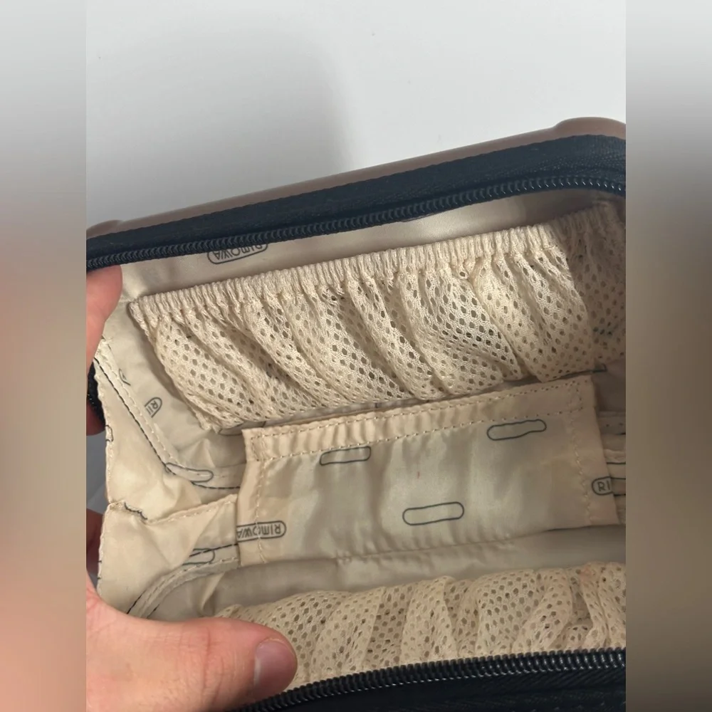 RIMOWA Lufthansa Airline First Class Amenity Kit Ladies Travel Bag Hard Case - Picture 5 of 5